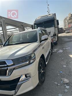 تۆیۆتا لاند کروزەر